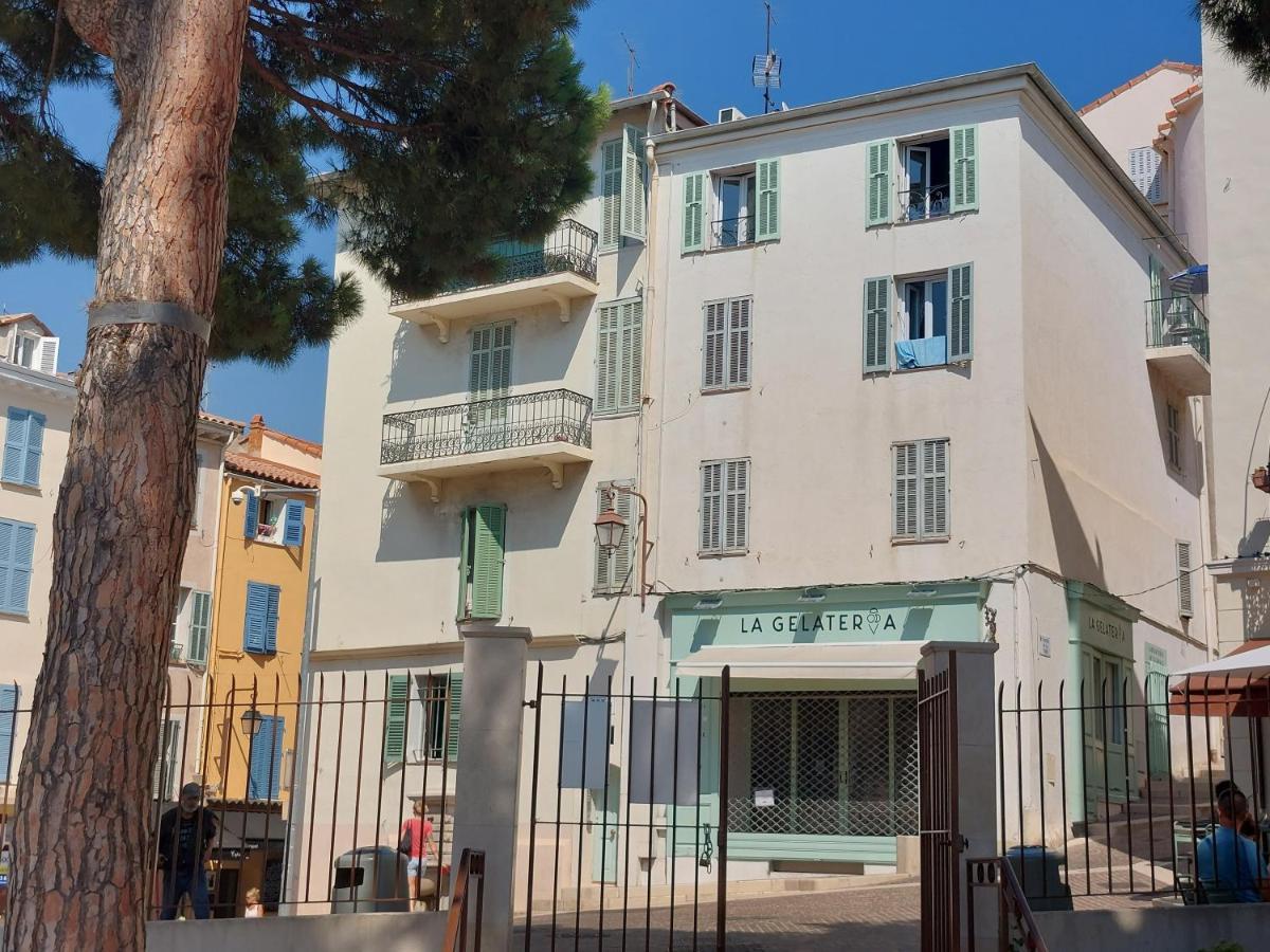 Place Suquet Appartement Cannes